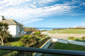 Apartment by the beach, sea views